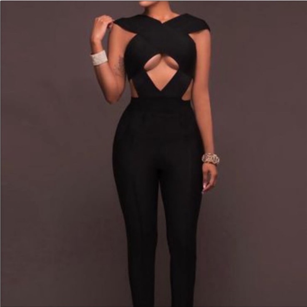 Miss Circle Criss Cross Bandage Black Jumpsuit